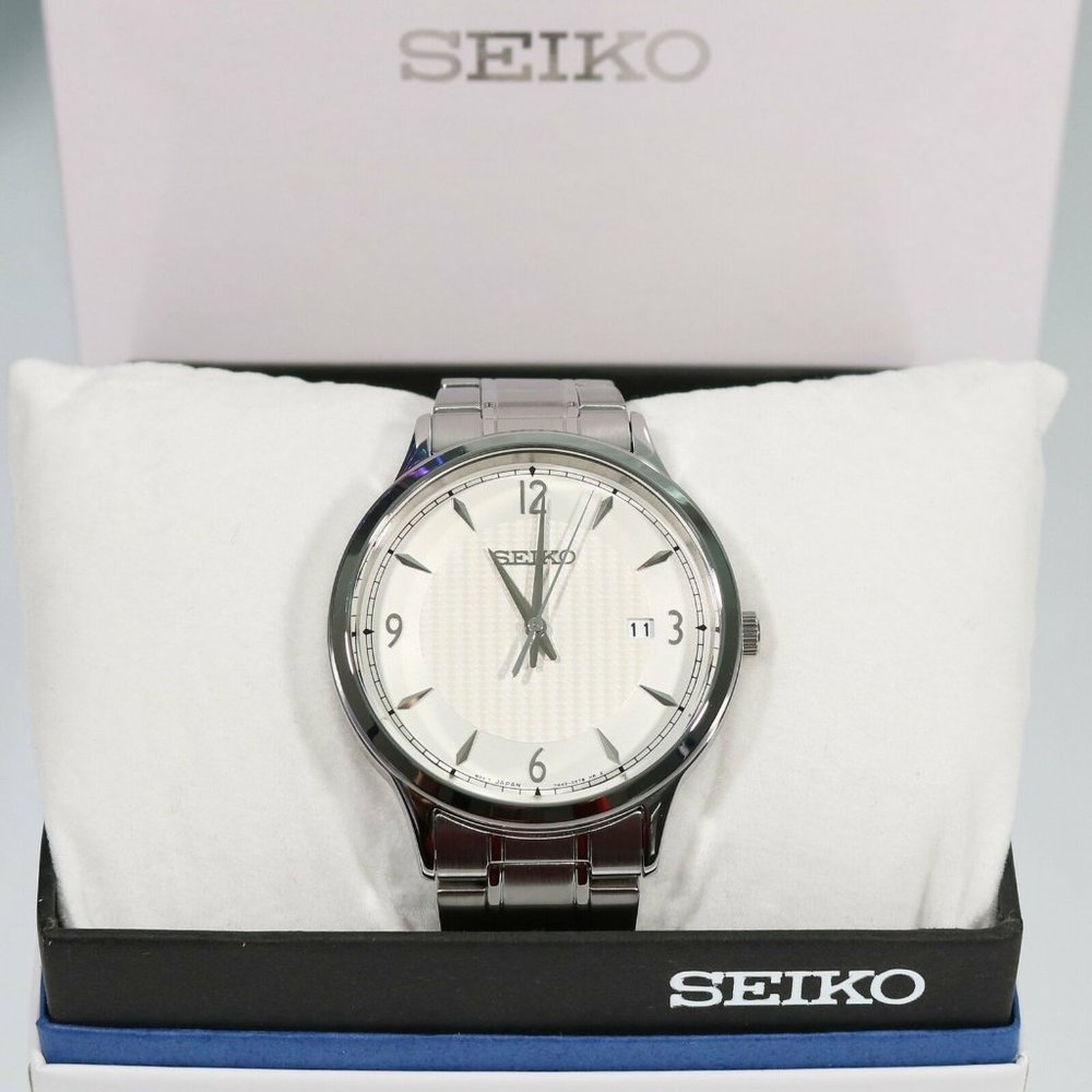 Seiko Classic White Steel Classic 40mm Watch - Picture 2 of 4